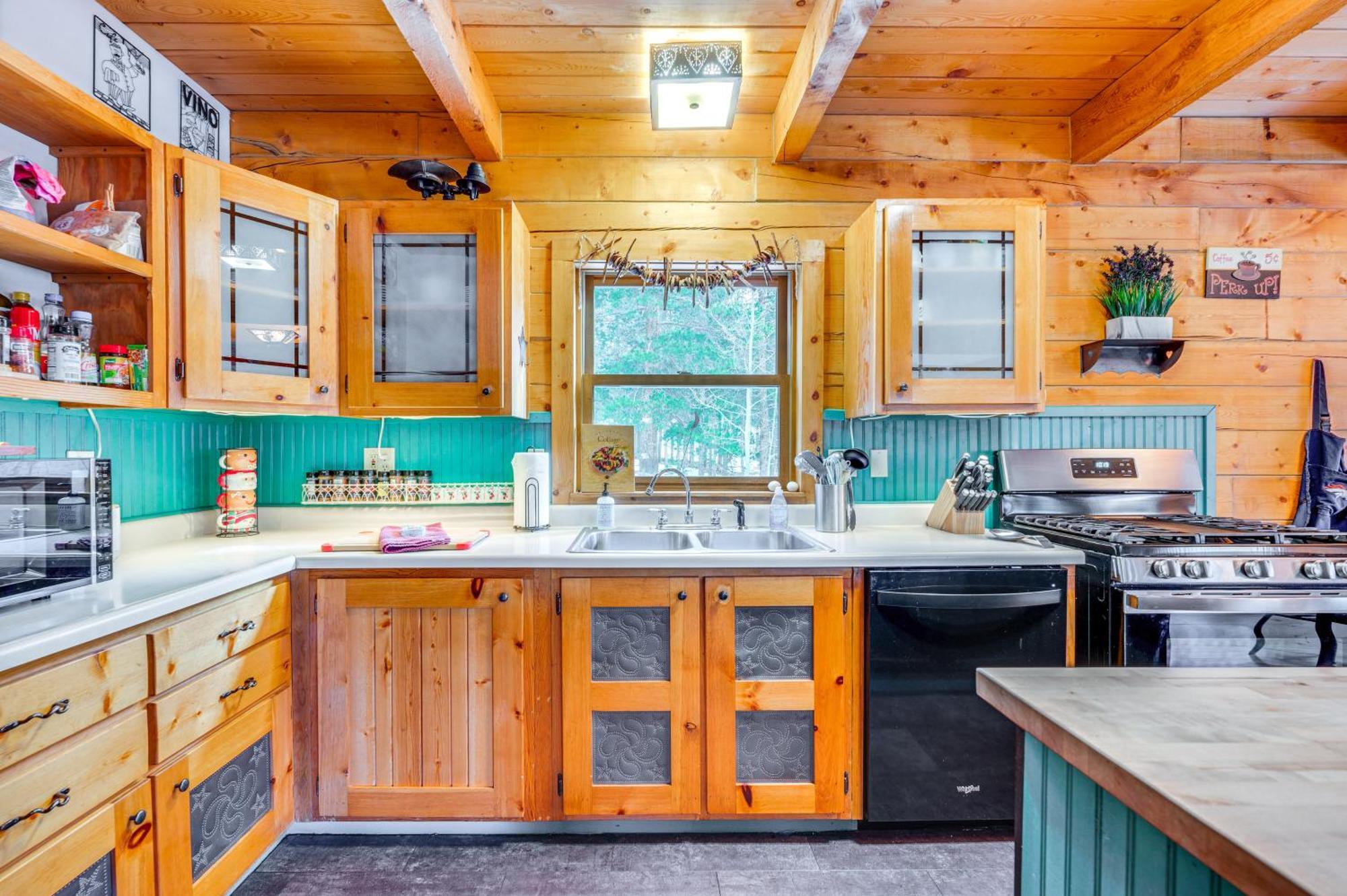 Secluded Black Hawk Log Cabin With Fire Pit! Екстериор снимка