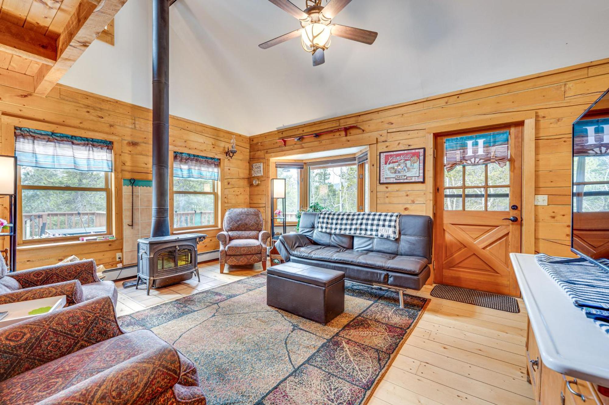 Secluded Black Hawk Log Cabin With Fire Pit! Екстериор снимка